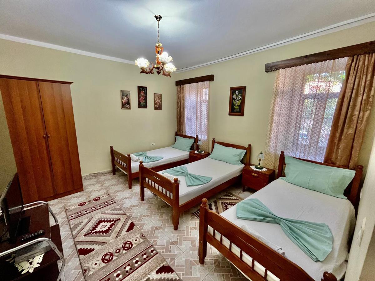 Guest House Adi Doga Berat Extérieur photo