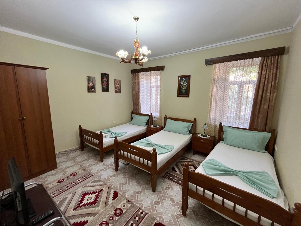 Guest House Adi Doga Berat Extérieur photo