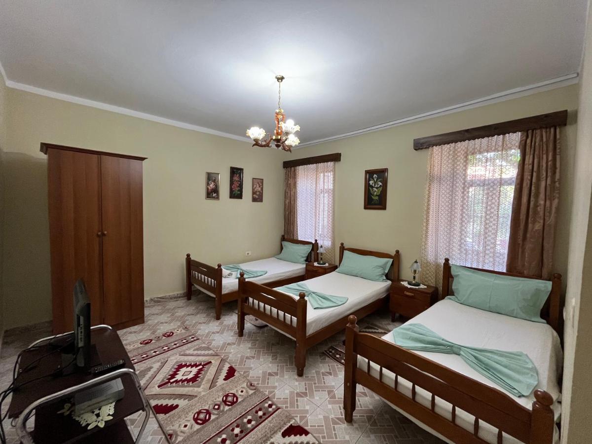 Guest House Adi Doga Berat Extérieur photo