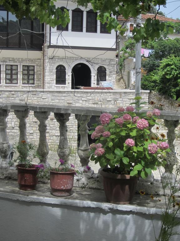Guest House Adi Doga Berat Extérieur photo