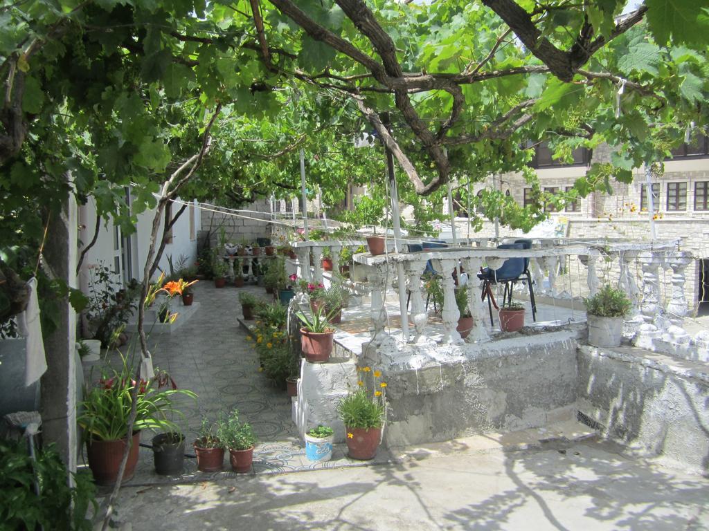 Guest House Adi Doga Berat Extérieur photo