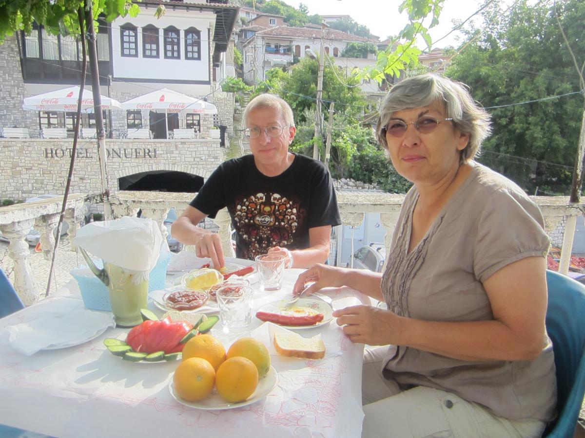 Guest House Adi Doga Berat Extérieur photo
